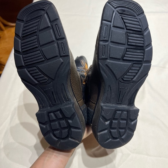 ARIAT SIZE 3 - Picture 13 of 16